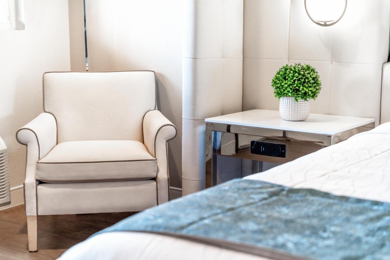 Aspire Inn Studios & Spas Bellflower Buitenkant foto