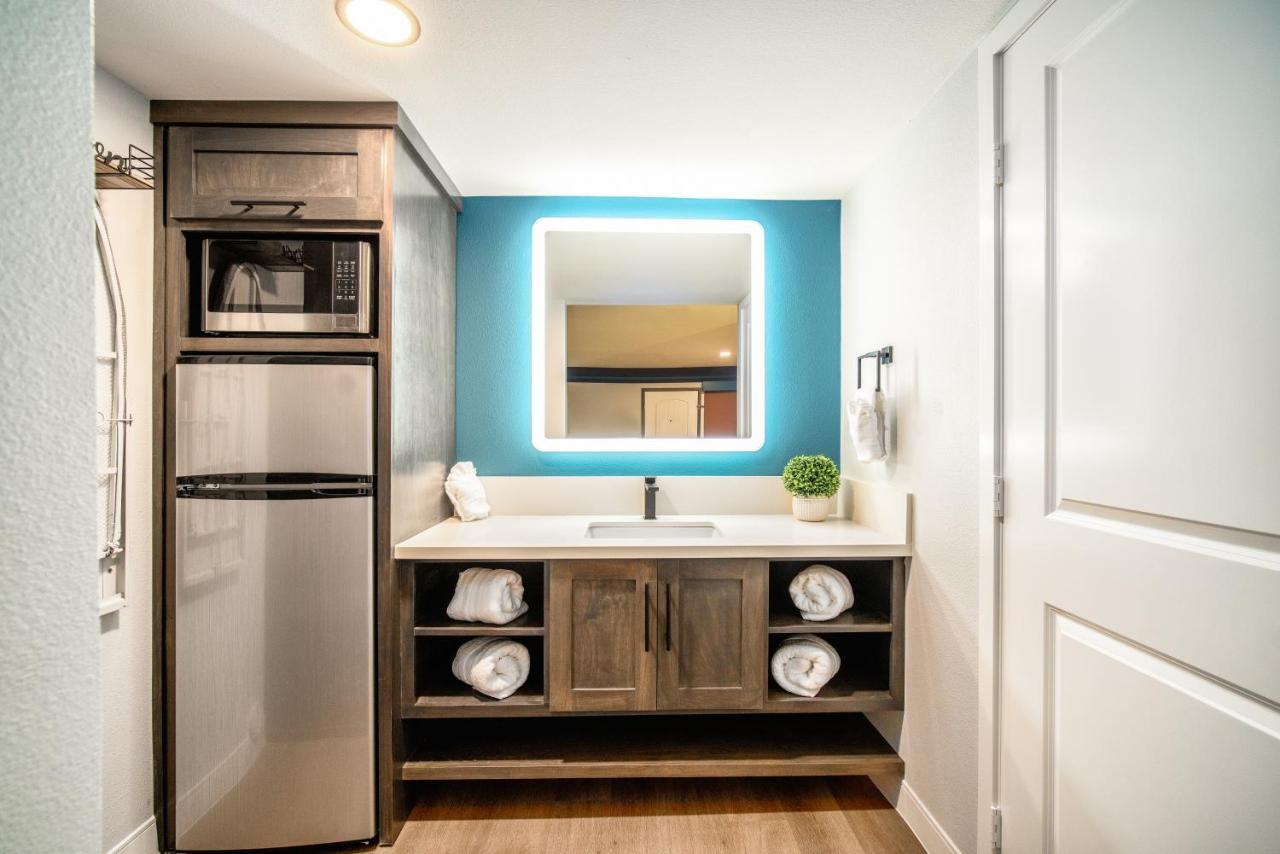Aspire Inn Studios & Spas Bellflower Buitenkant foto