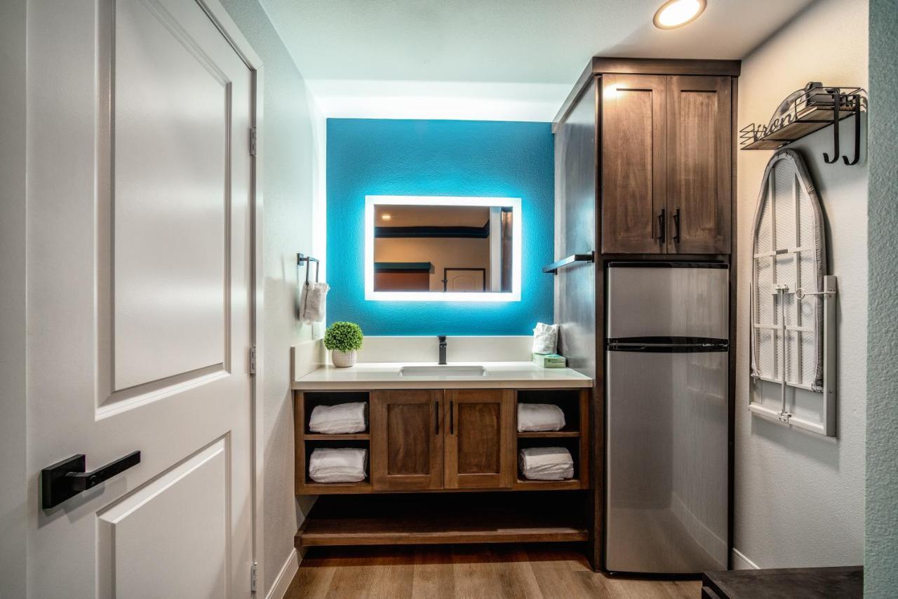 Aspire Inn Studios & Spas Bellflower Buitenkant foto
