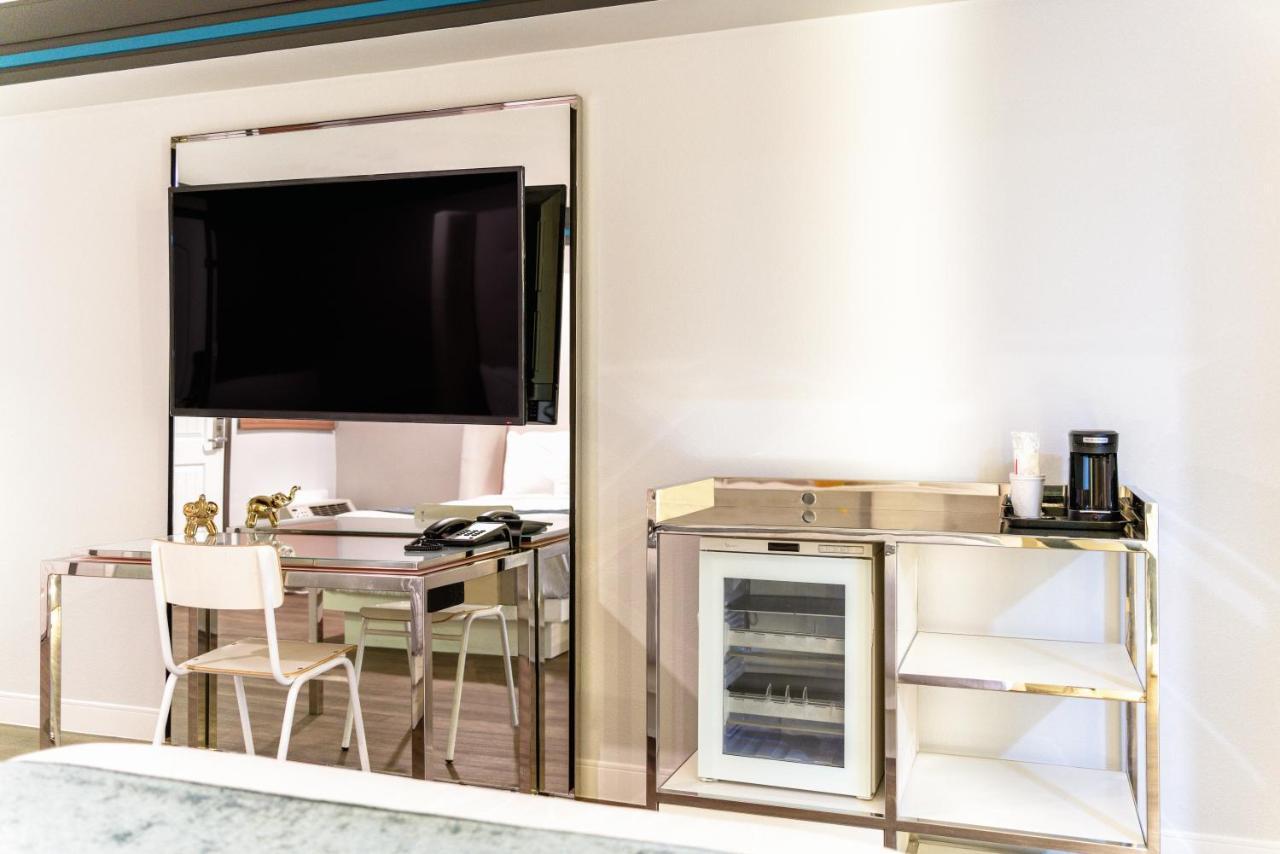 Aspire Inn Studios & Spas Bellflower Buitenkant foto