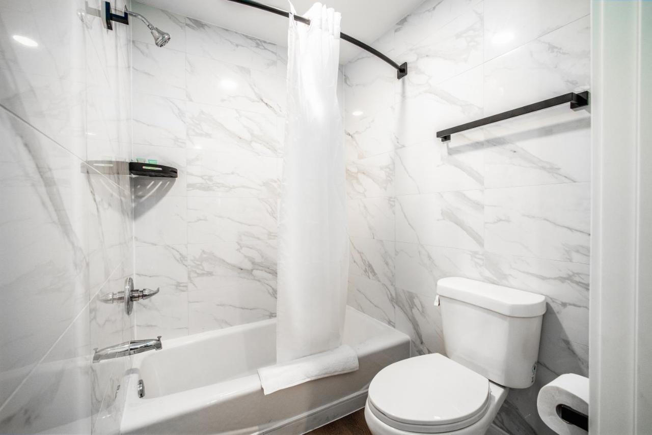 Aspire Inn Studios & Spas Bellflower Buitenkant foto