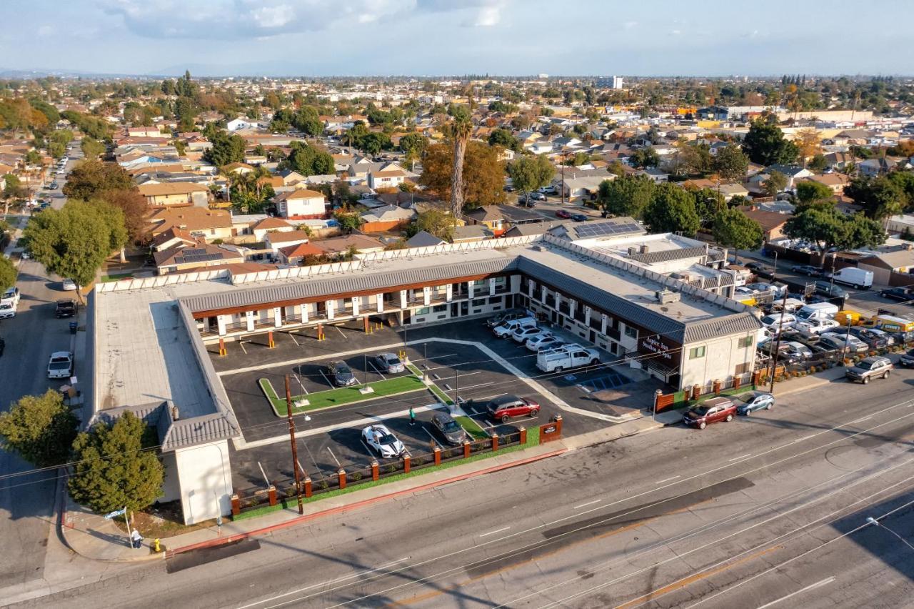 Aspire Inn Studios & Spas Bellflower Buitenkant foto