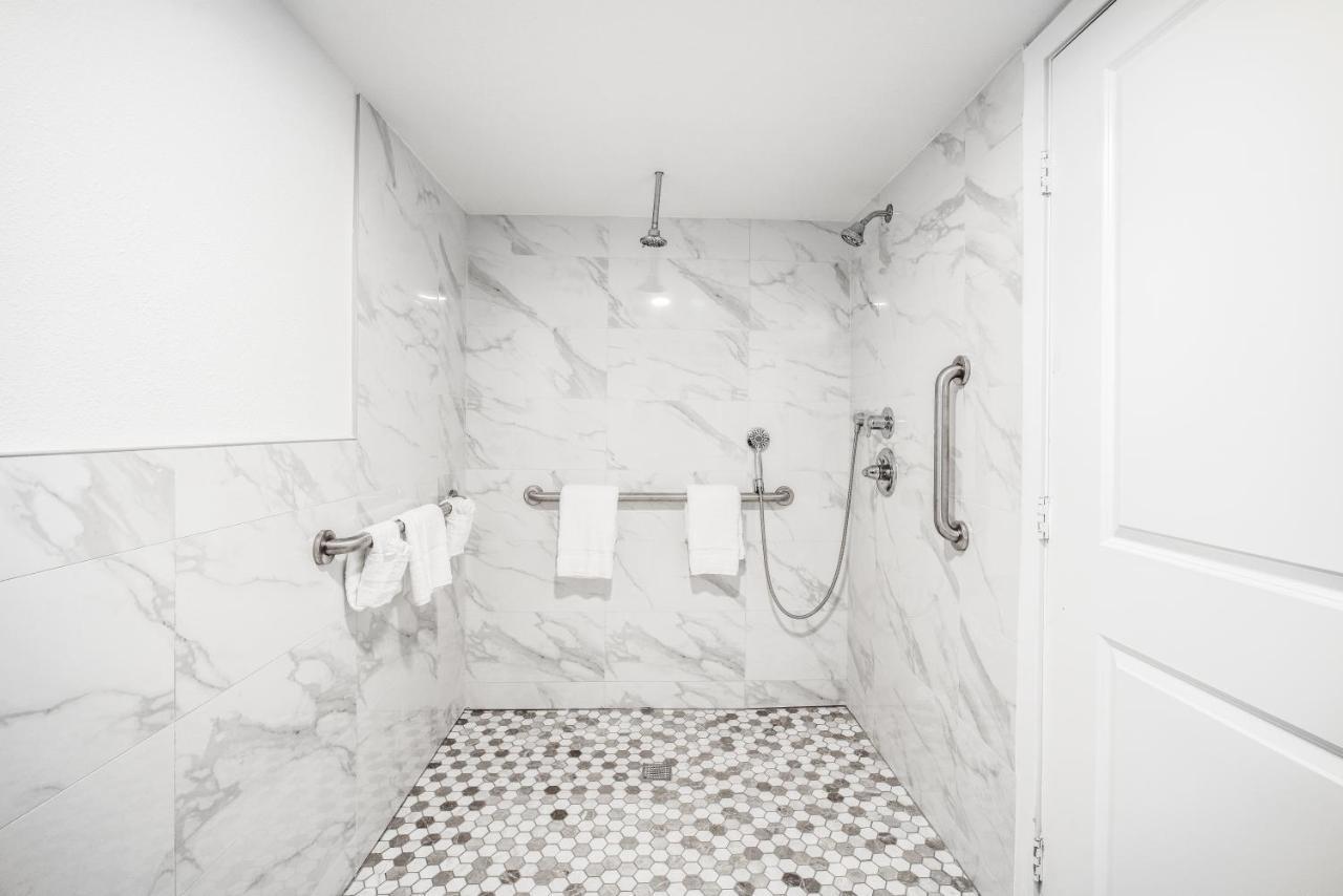 Aspire Inn Studios & Spas Bellflower Buitenkant foto