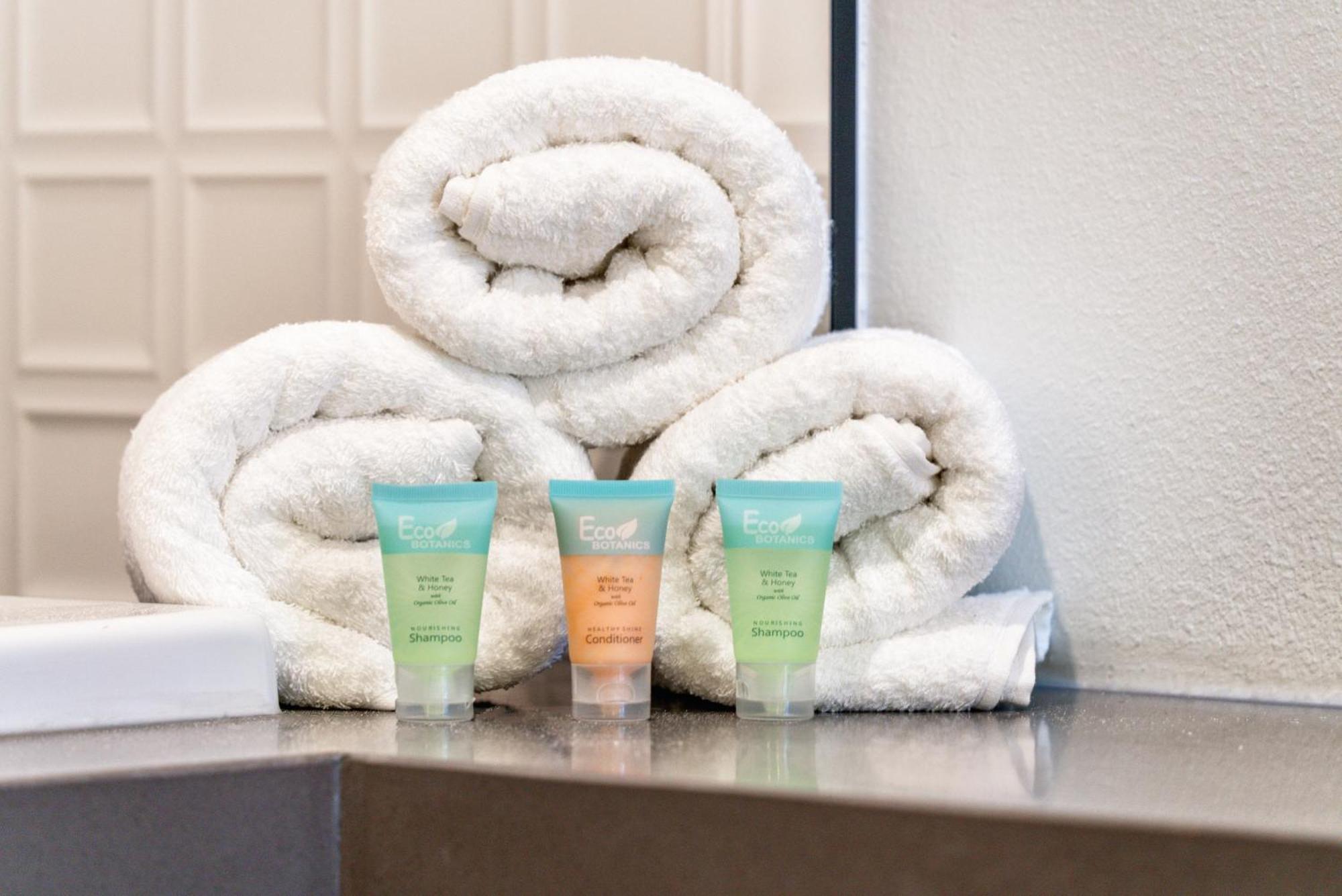 Aspire Inn Studios & Spas Bellflower Buitenkant foto