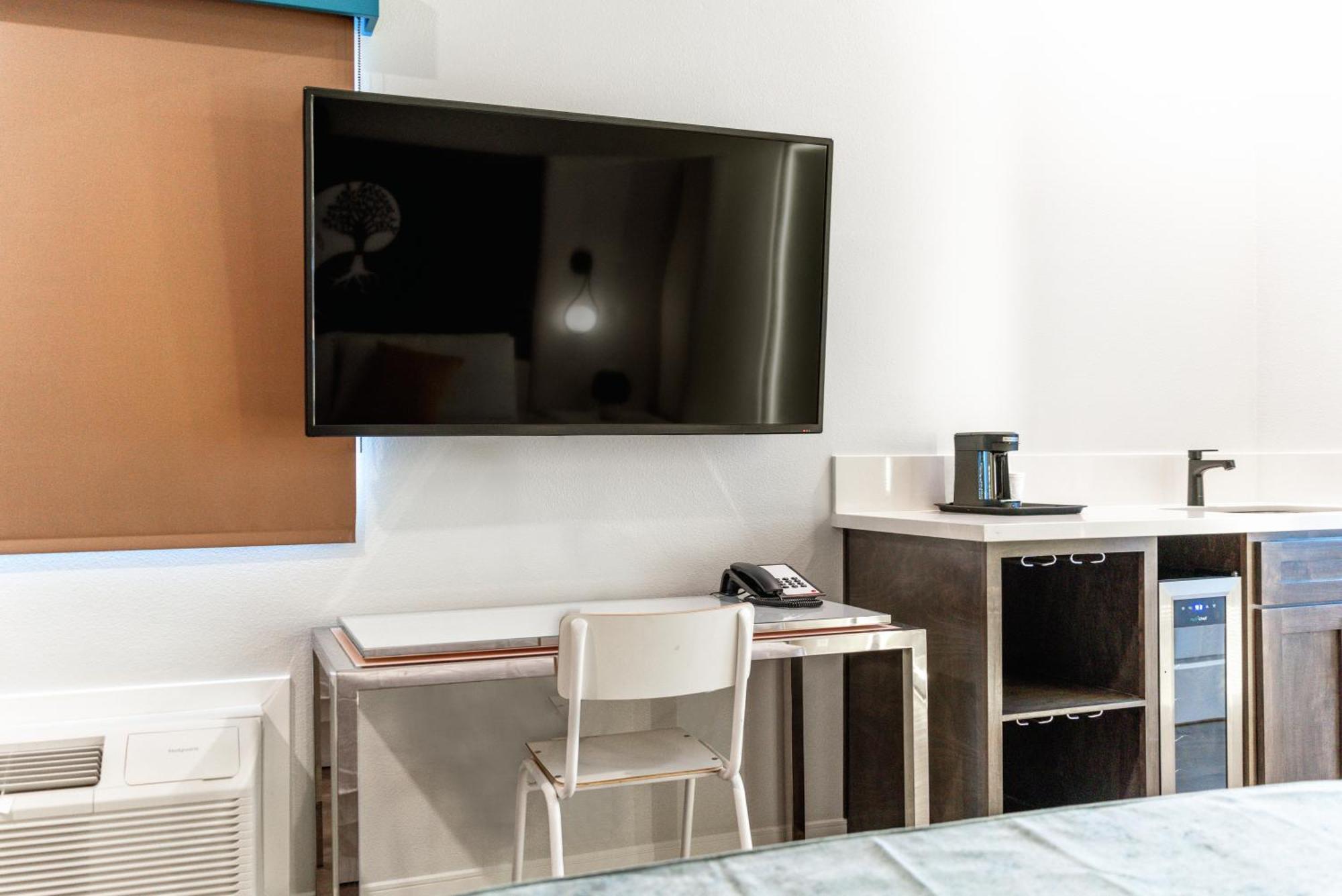 Aspire Inn Studios & Spas Bellflower Buitenkant foto