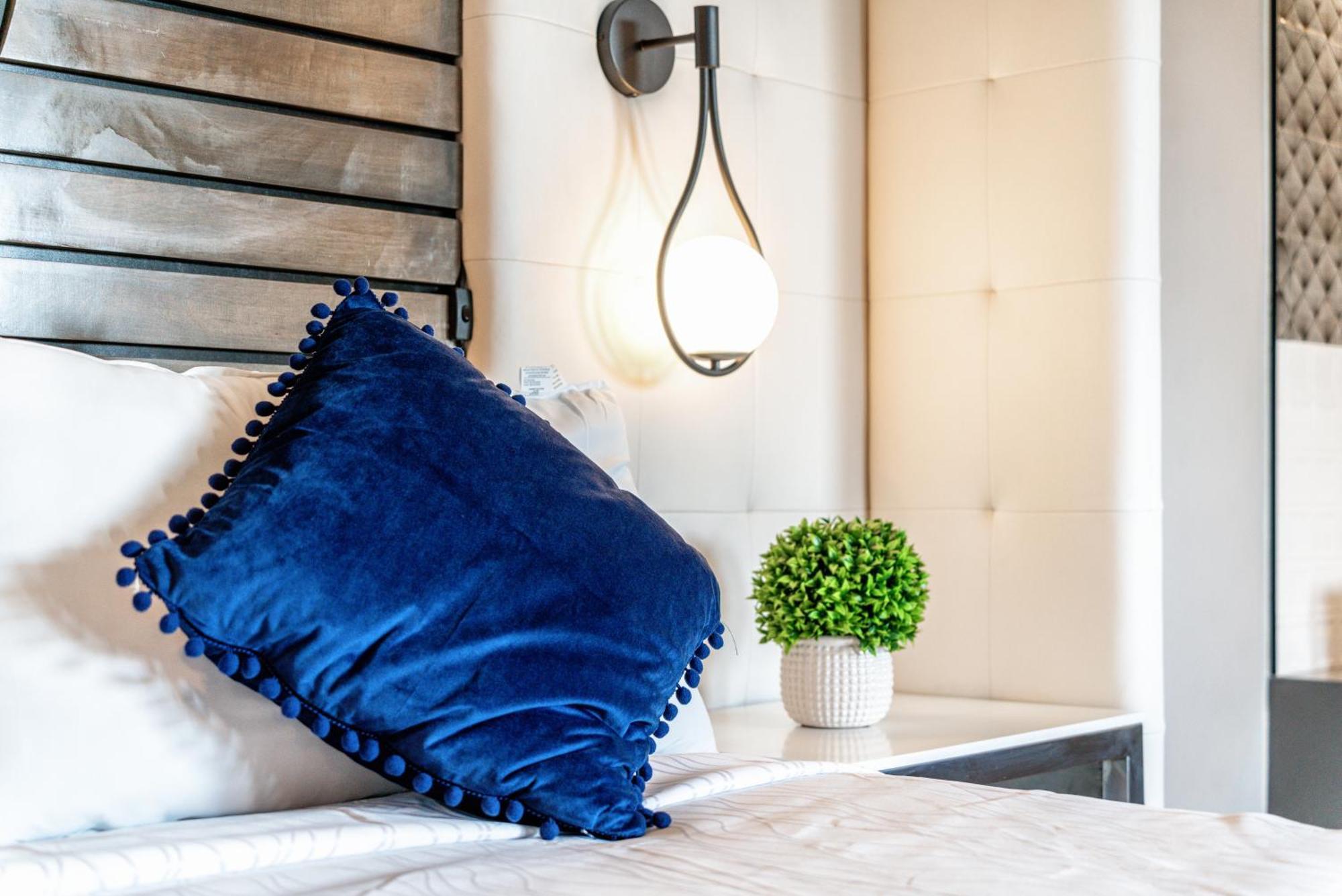 Aspire Inn Studios & Spas Bellflower Buitenkant foto